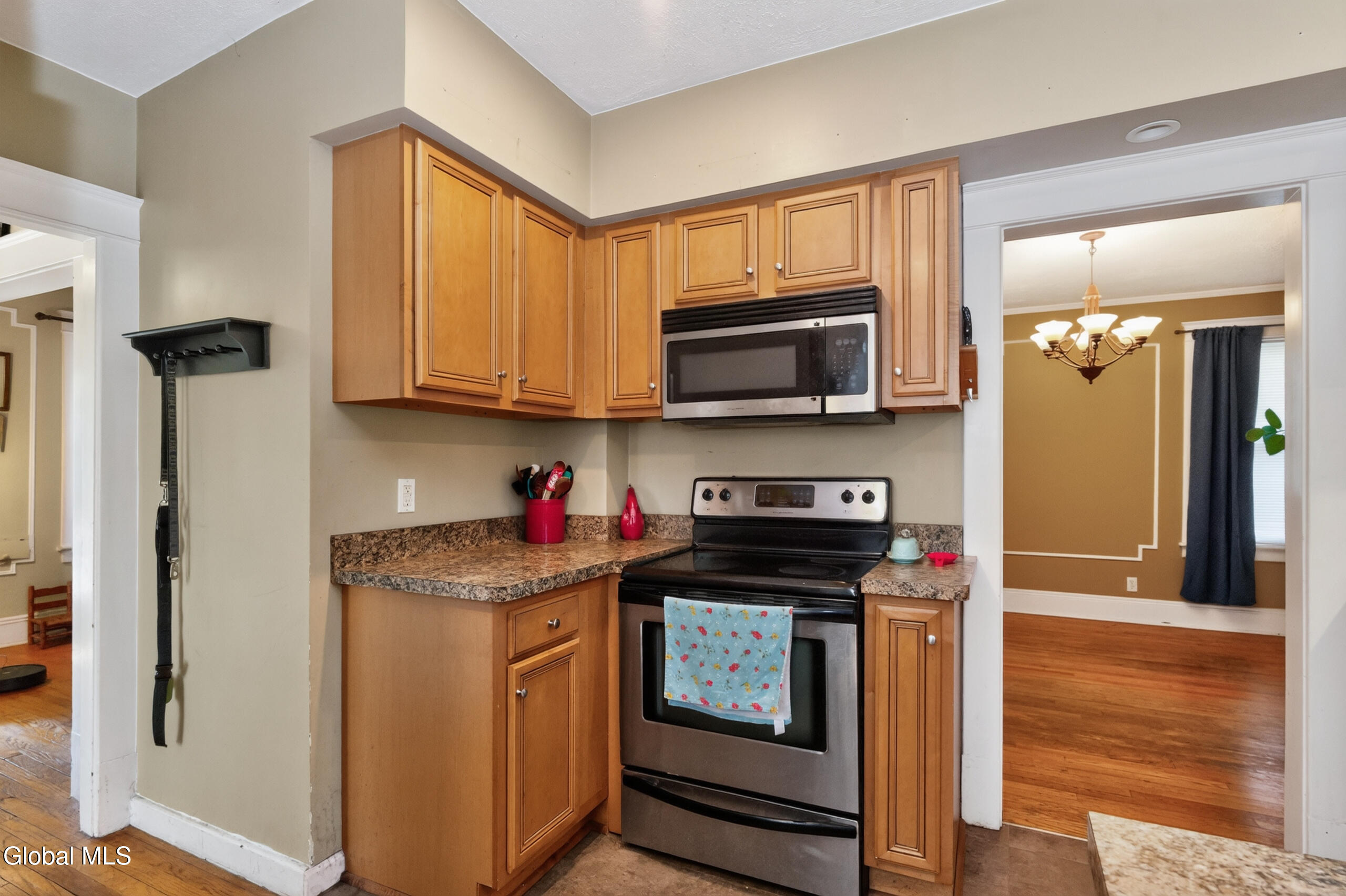 27 Ramsey Place Albany NY 12208