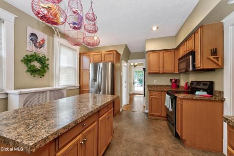 27 Ramsey Place Albany NY 12208