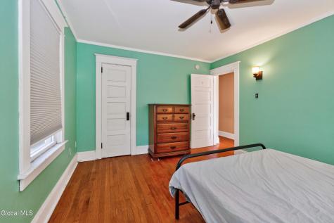 27 Ramsey Place Albany NY 12208