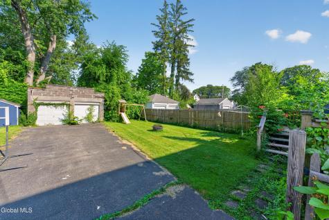 27 Ramsey Place Albany NY 12208