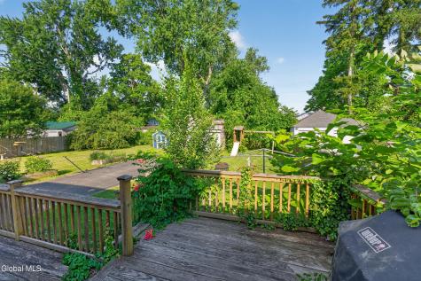 27 Ramsey Place Albany NY 12208