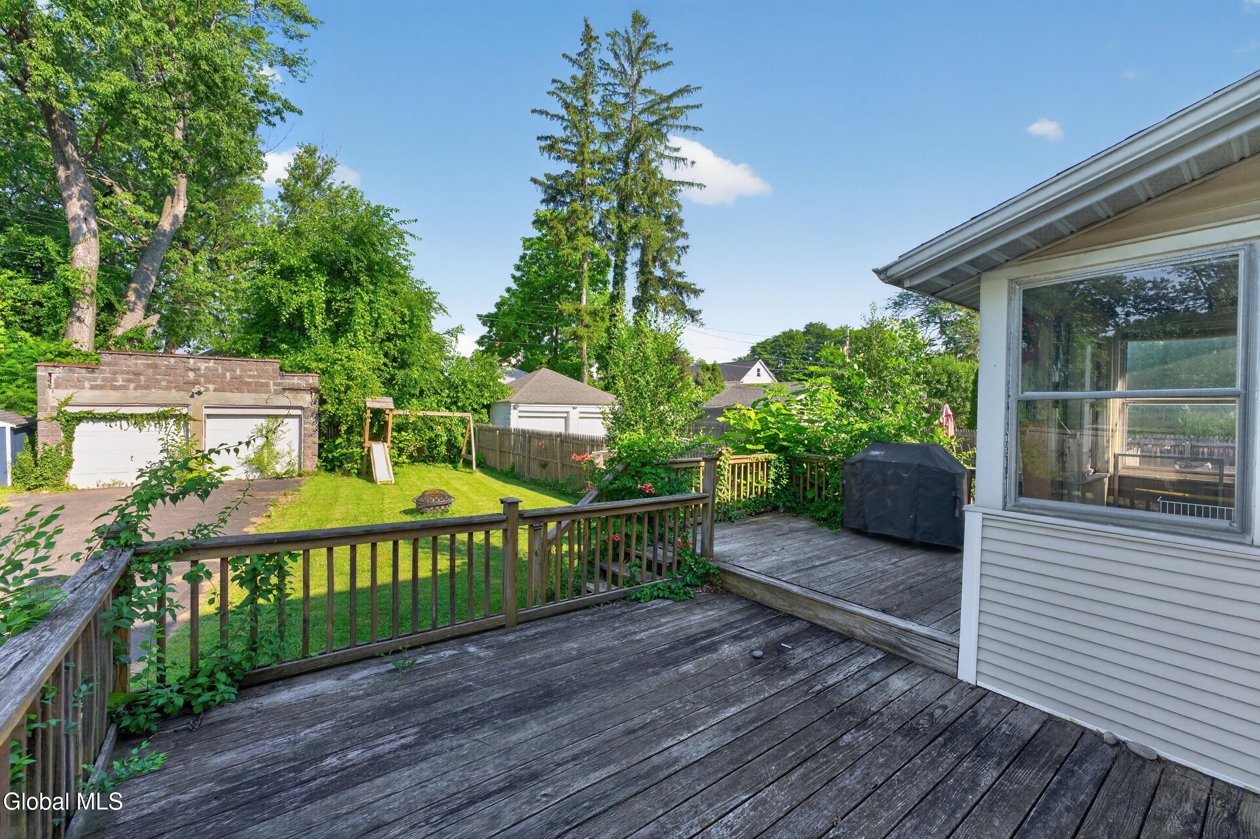 27 Ramsey Place Albany NY 12208