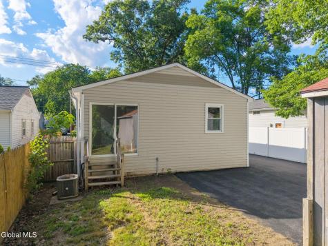 420 Chiswell Road Schenectady NY 12304