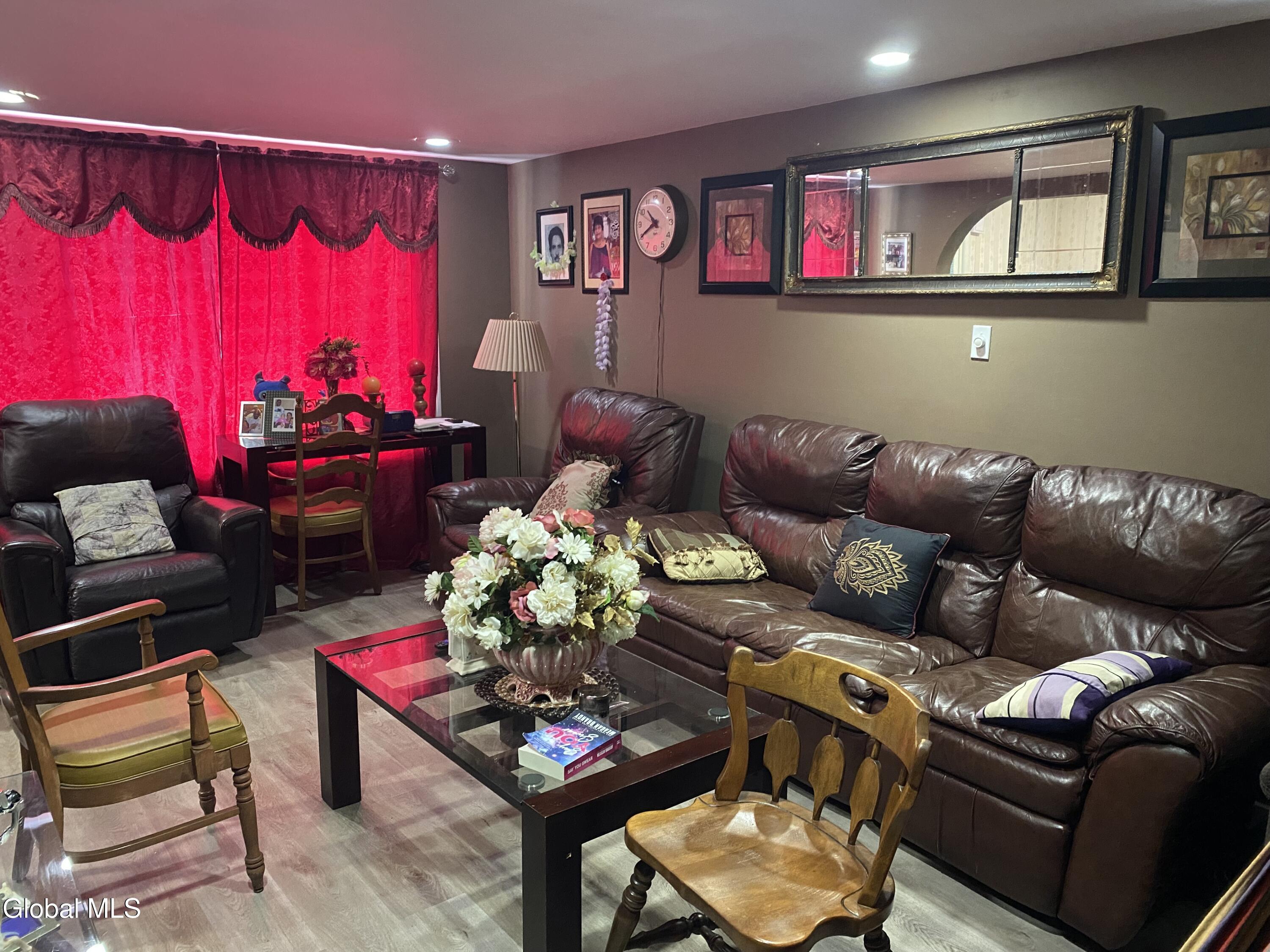 817 Holland Road Schenectady NY 12303