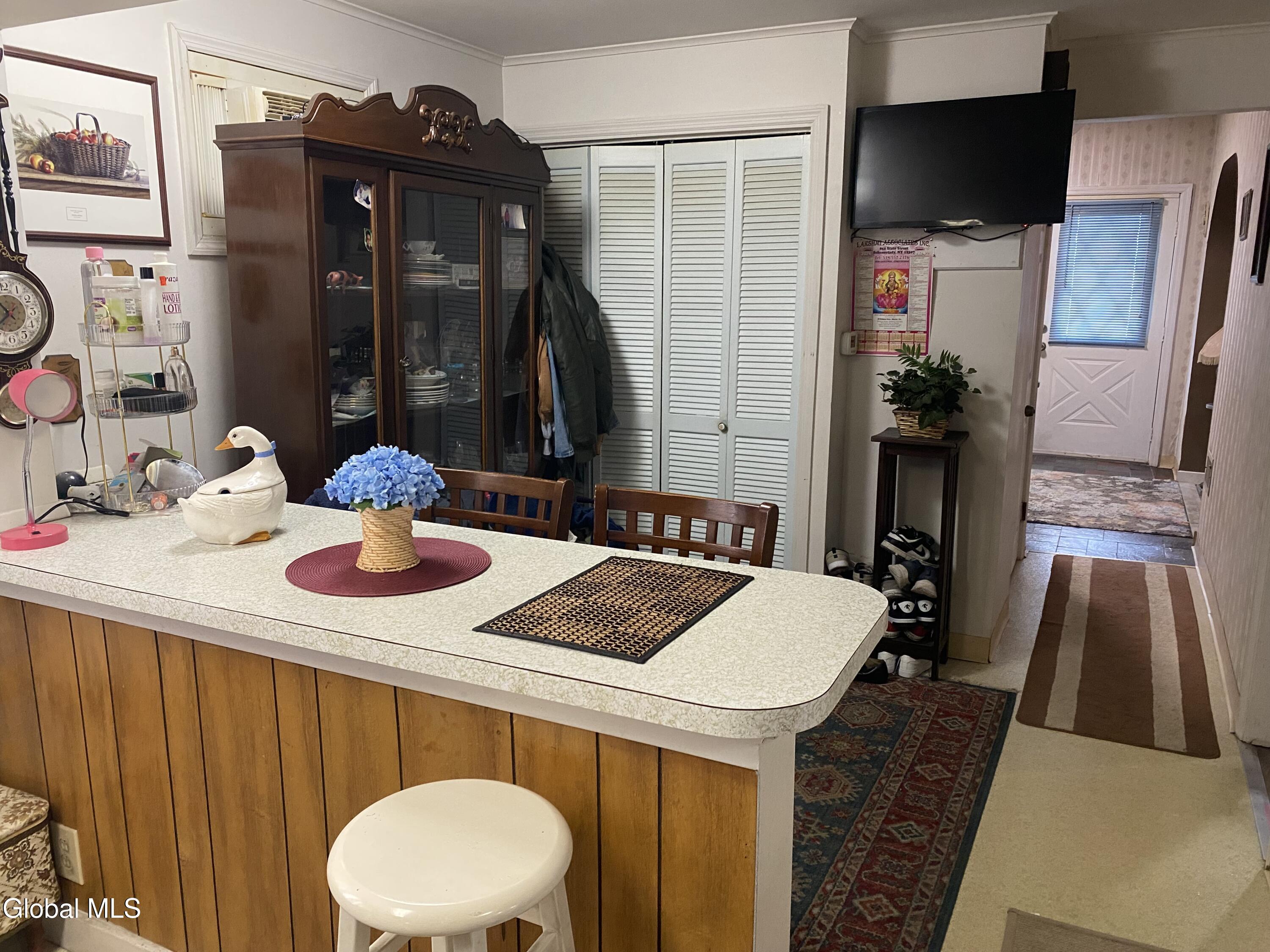 817 Holland Road Schenectady NY 12303