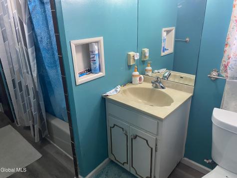 817 Holland Road Schenectady NY 12303