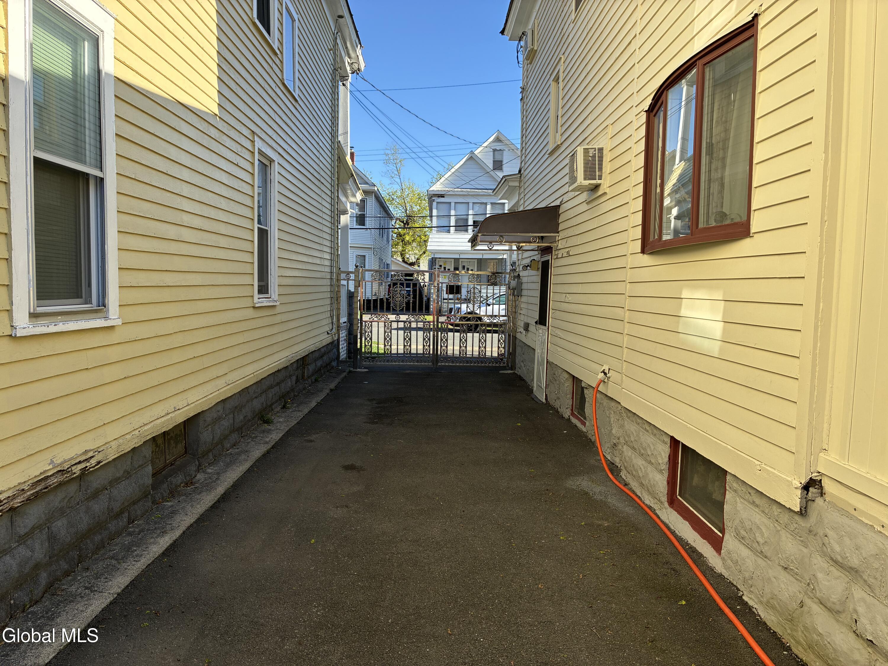 817 Holland Road Schenectady NY 12303