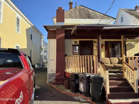 817 Holland Road Schenectady NY 12303