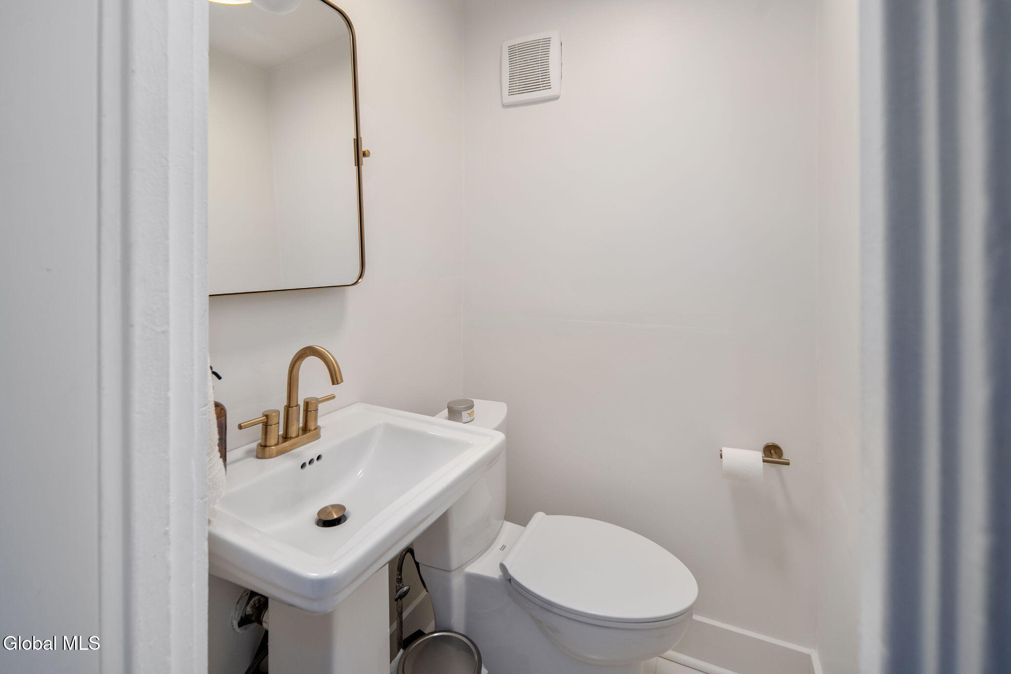 19 Fordham Court Albany NY 12209