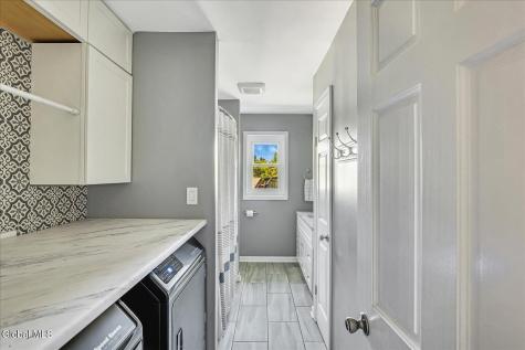 832 W Glenville Road Glenville NY 12302