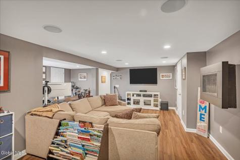 832 W Glenville Road Glenville NY 12302