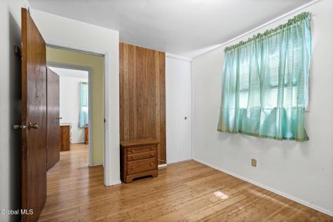 327 Manchester Road Schenectady NY 12304