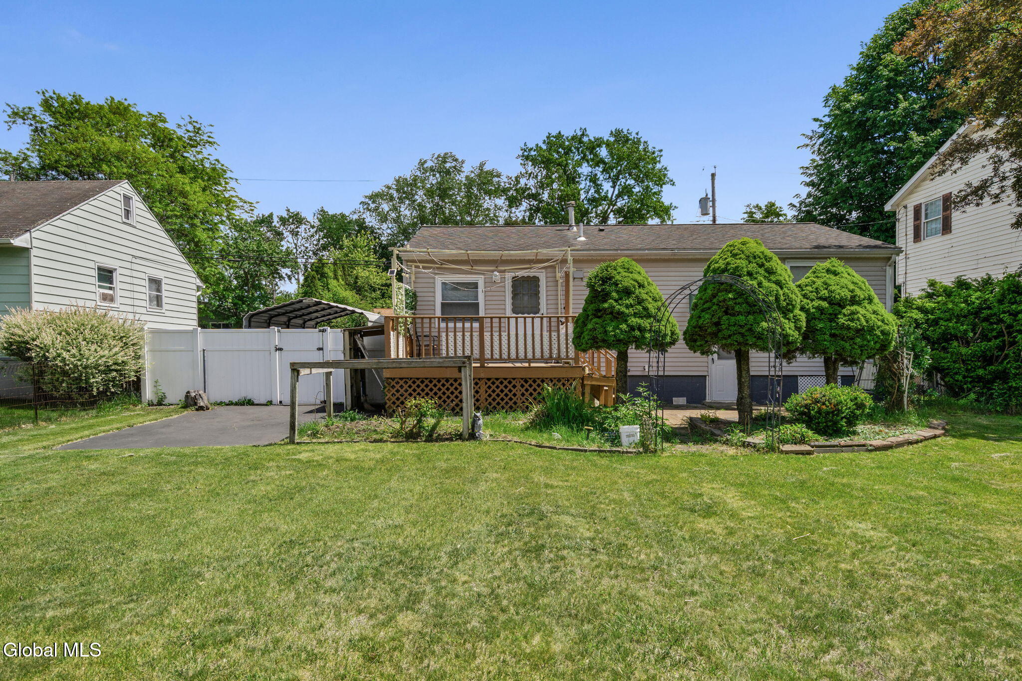 327 Manchester Road Schenectady NY 12304