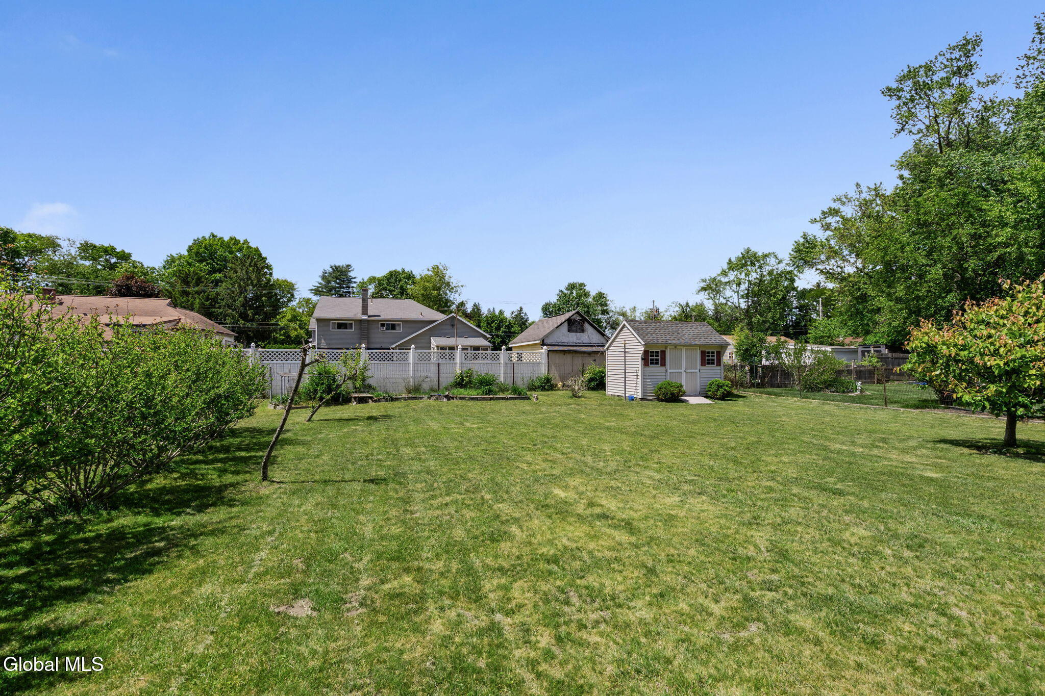327 Manchester Road Schenectady NY 12304