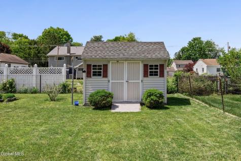 327 Manchester Road Schenectady NY 12304