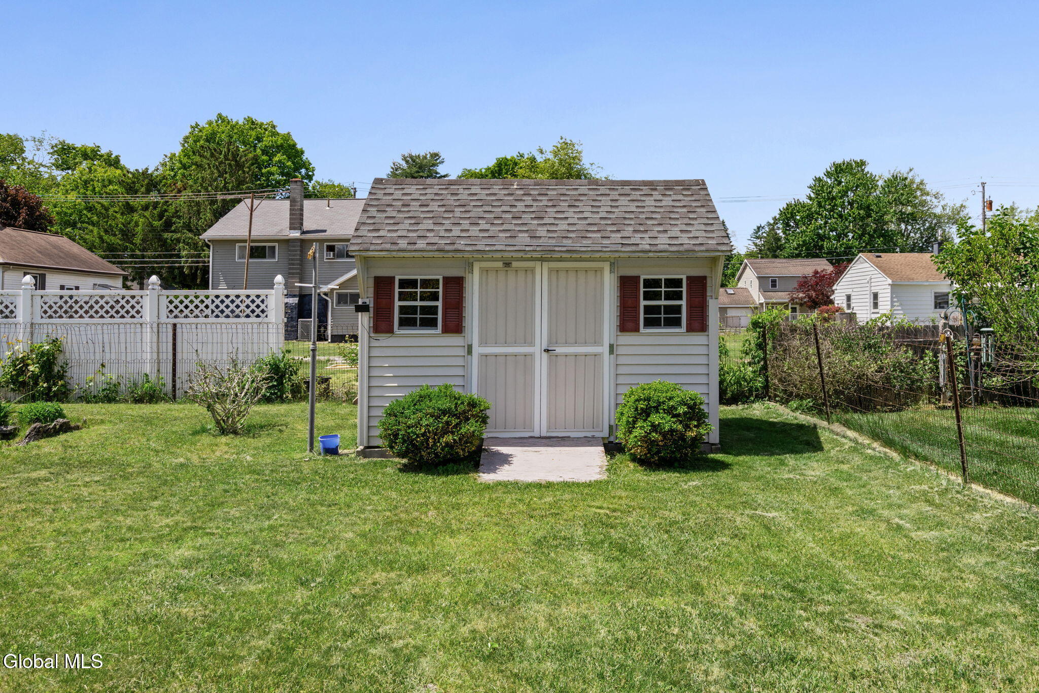 327 Manchester Road Schenectady NY 12304
