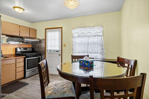 327 Manchester Road Schenectady NY 12304