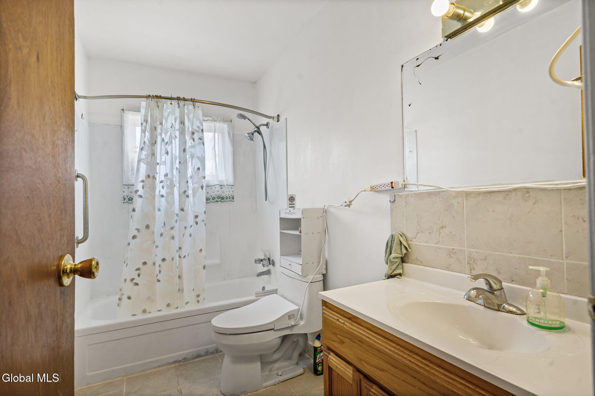 327 Manchester Road Schenectady NY 12304