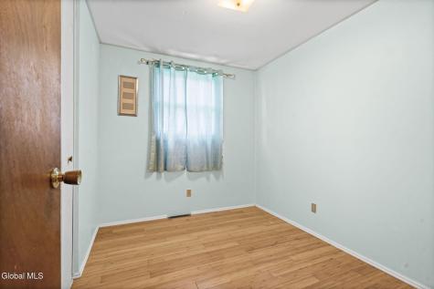 327 Manchester Road Schenectady NY 12304