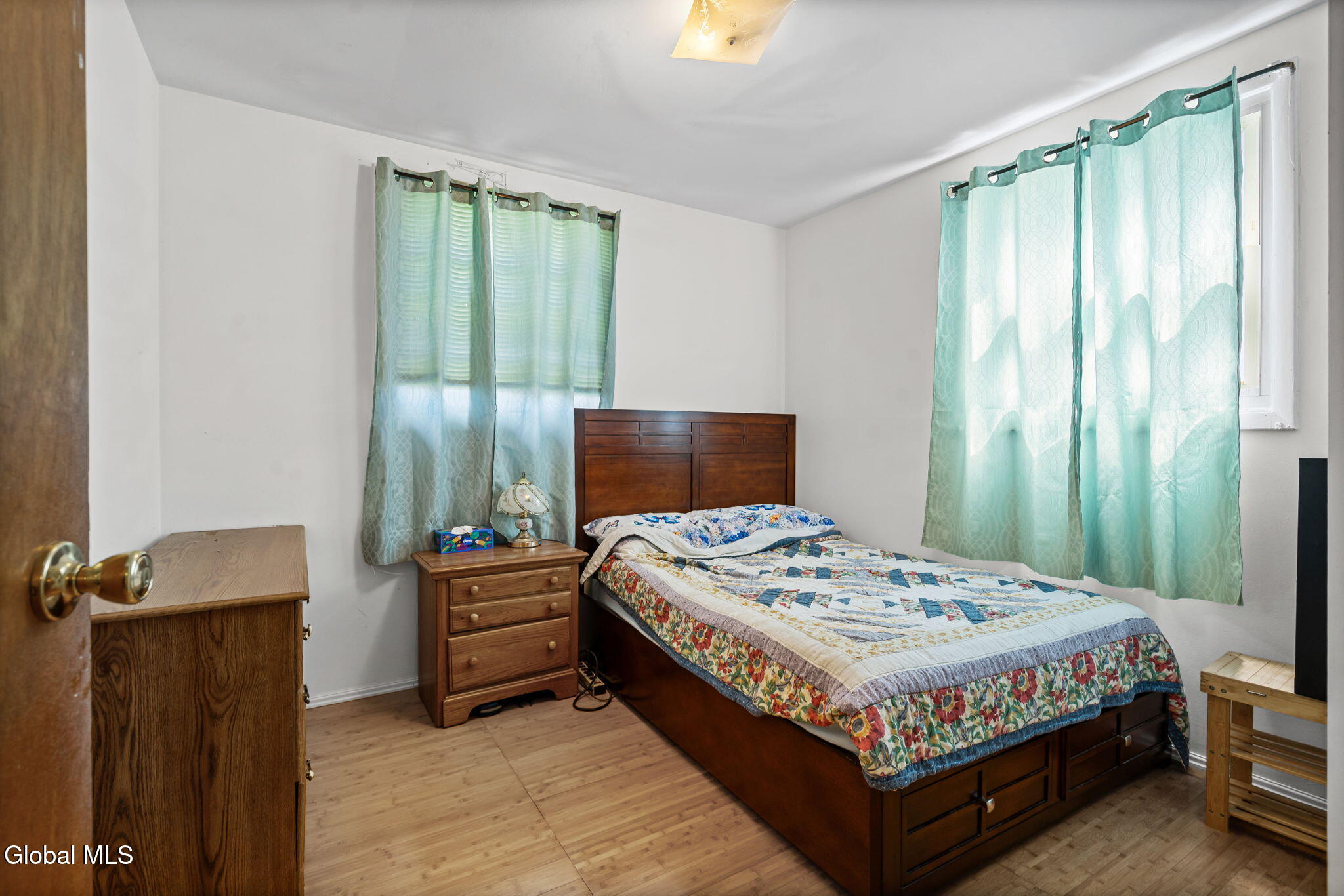 327 Manchester Road Schenectady NY 12304