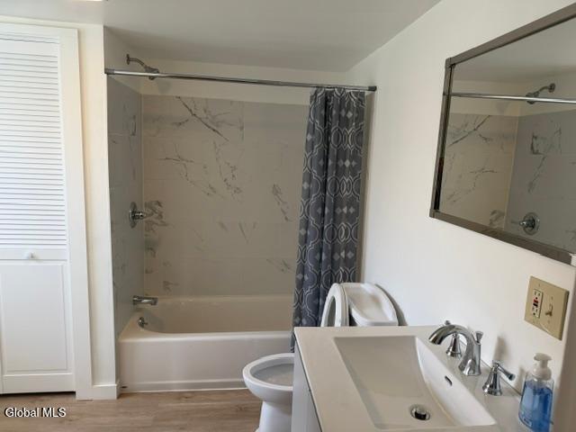 2942 U.s. 9 North Hudson NY 12855