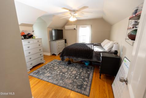 65 Wilkes Avenue Amsterdam NY 12010