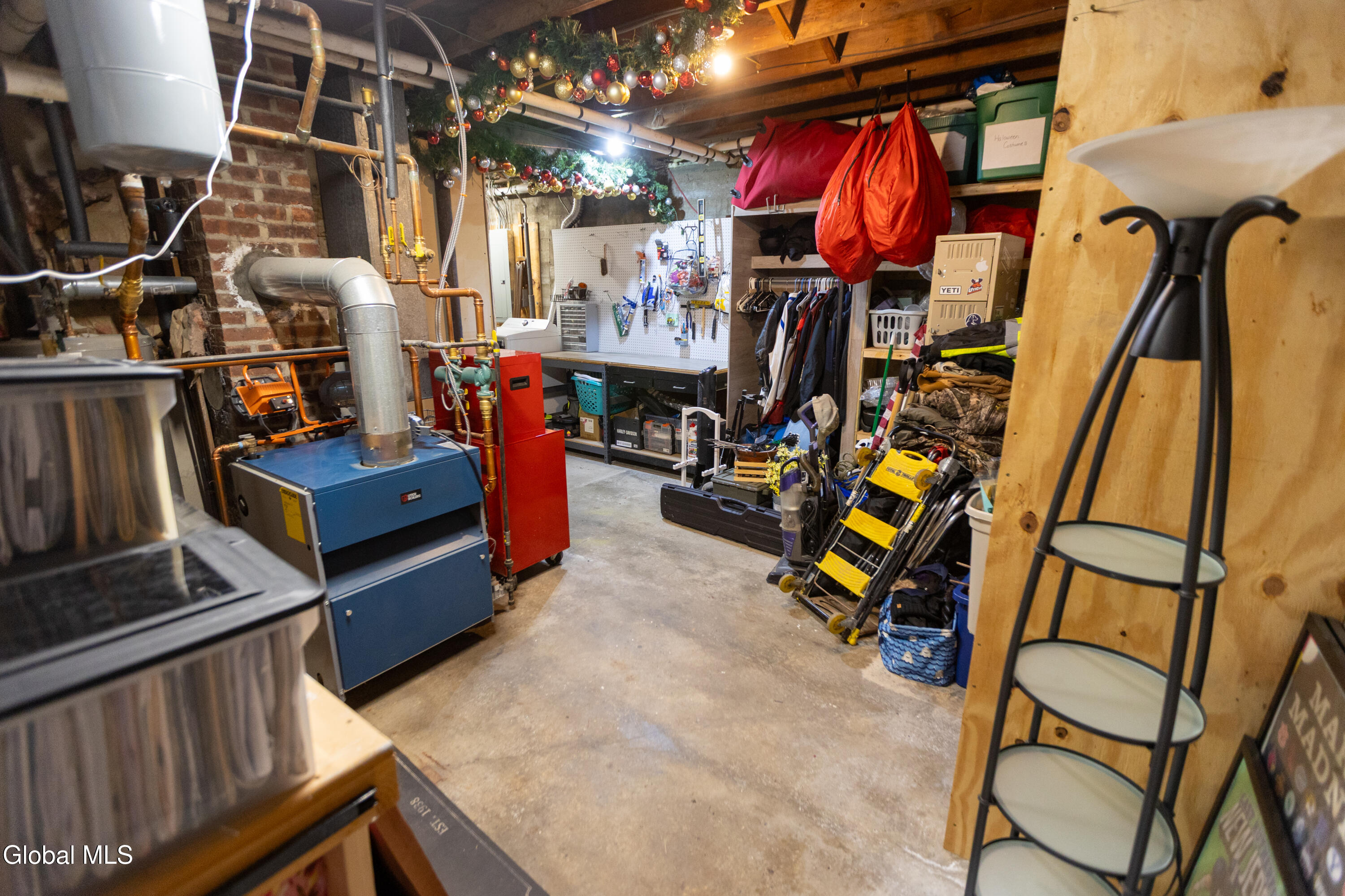 65 Wilkes Avenue Amsterdam NY 12010