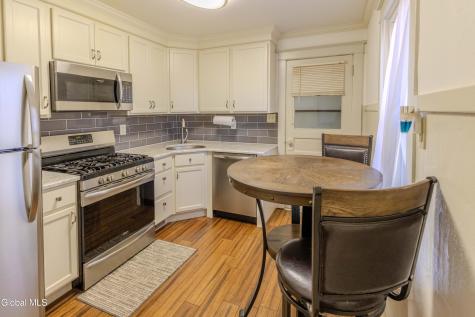 41 Mountainview Avenue Albany NY 12208