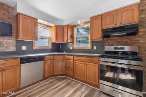 11 Craigie Avenue Scotia NY 12302