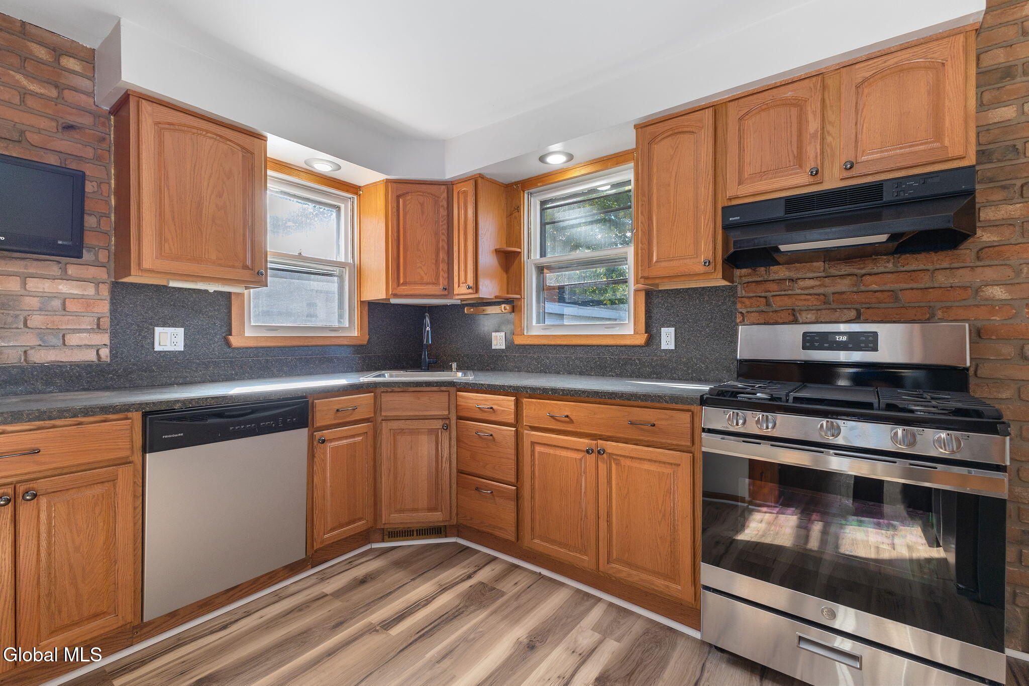 11 Craigie Avenue Scotia NY 12302