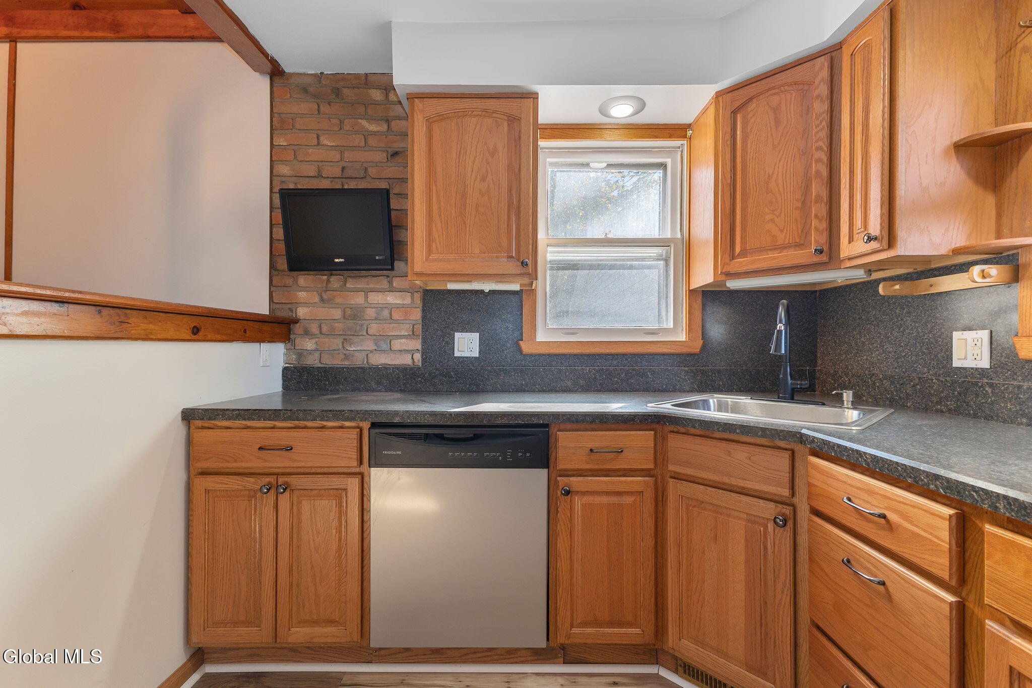 11 Craigie Avenue Scotia NY 12302