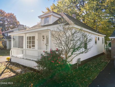 11 Craigie Avenue Scotia NY 12302