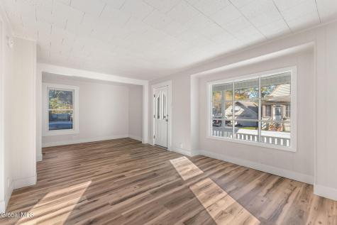 11 Craigie Avenue Scotia NY 12302
