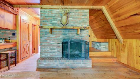 824 County Highway 106 Amsterdam NY 12010