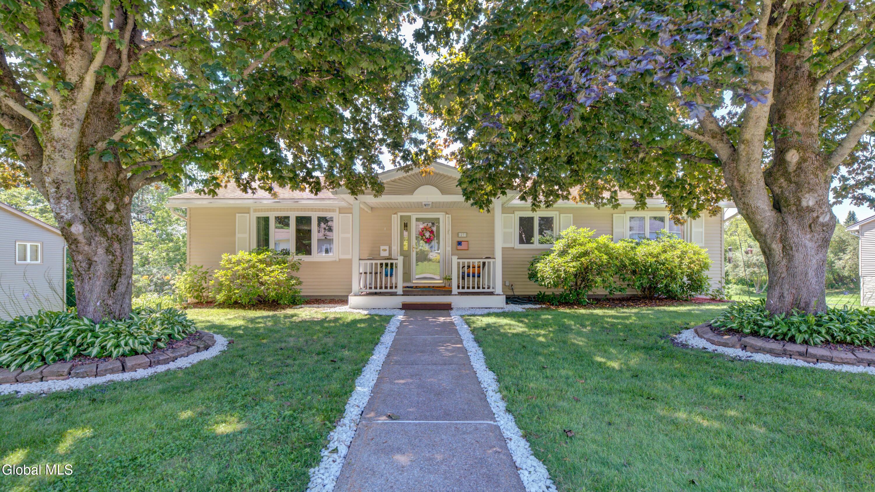 27 Pine Avenue Johnstown NY 12095