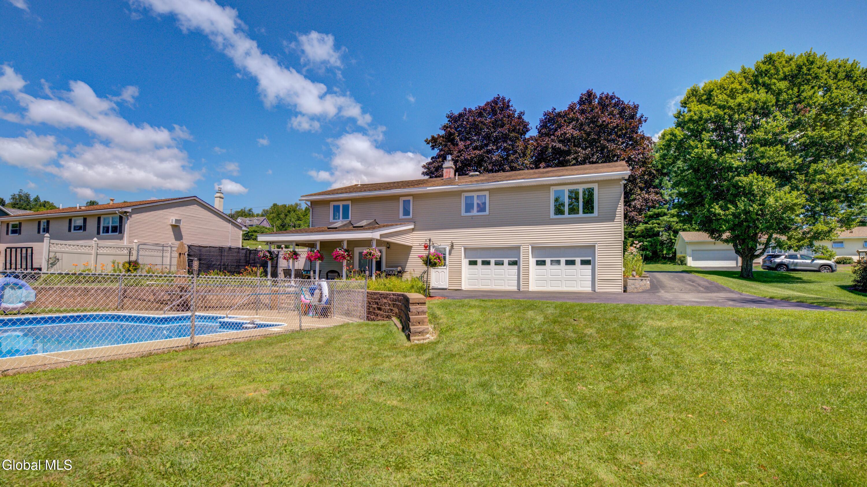 27 Pine Avenue Johnstown NY 12095