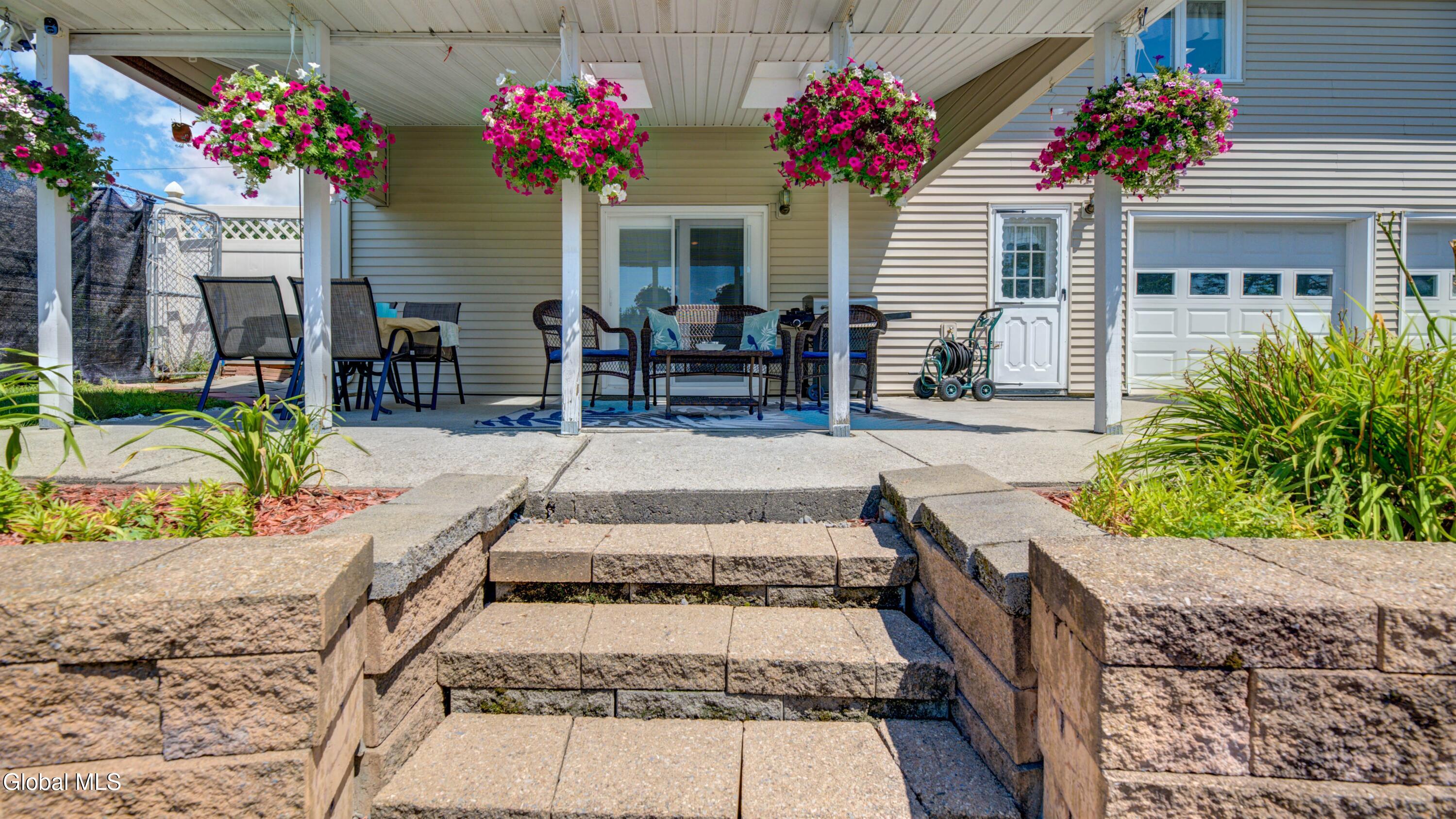 27 Pine Avenue Johnstown NY 12095