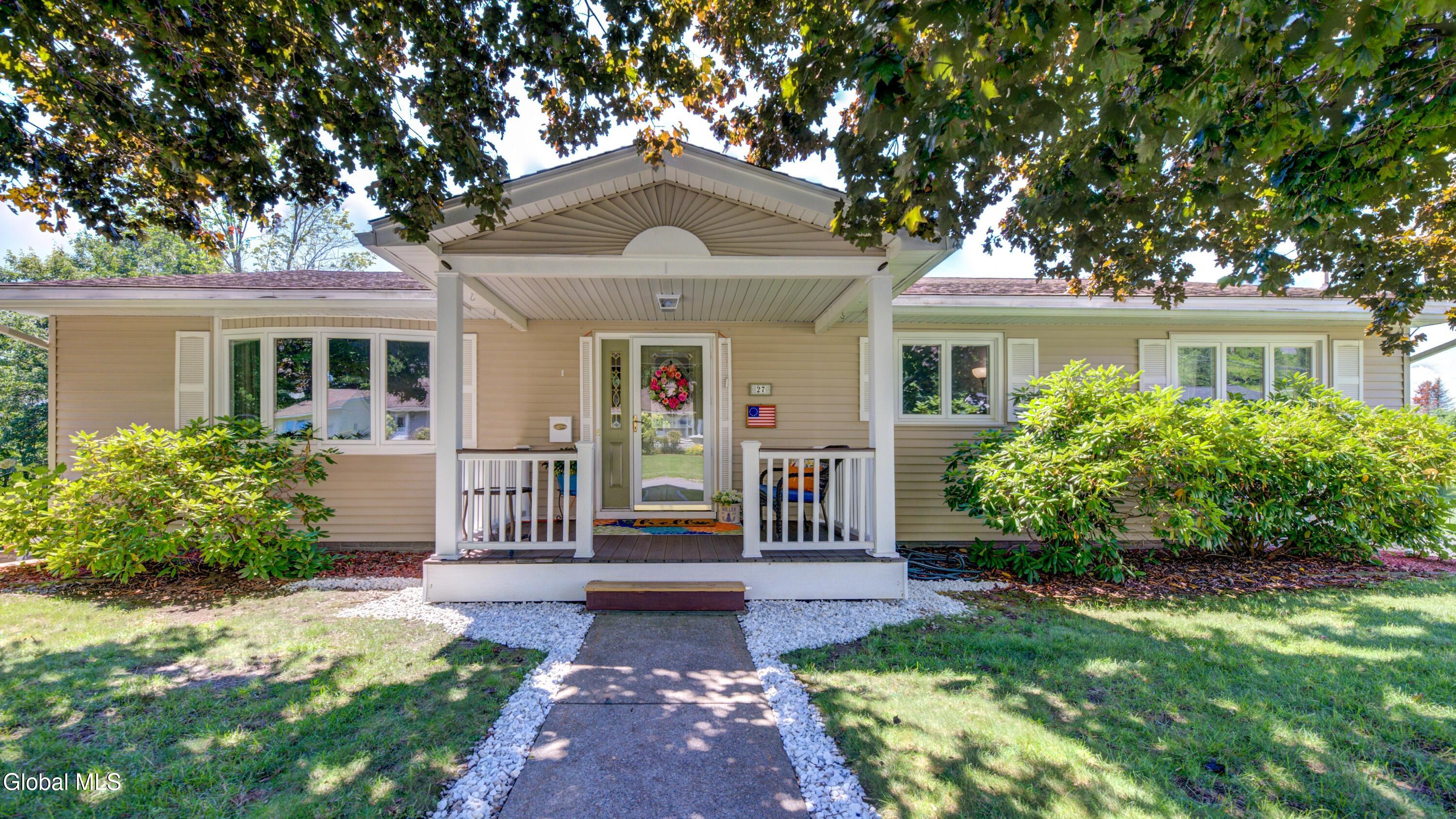 27 Pine Avenue Johnstown NY 12095
