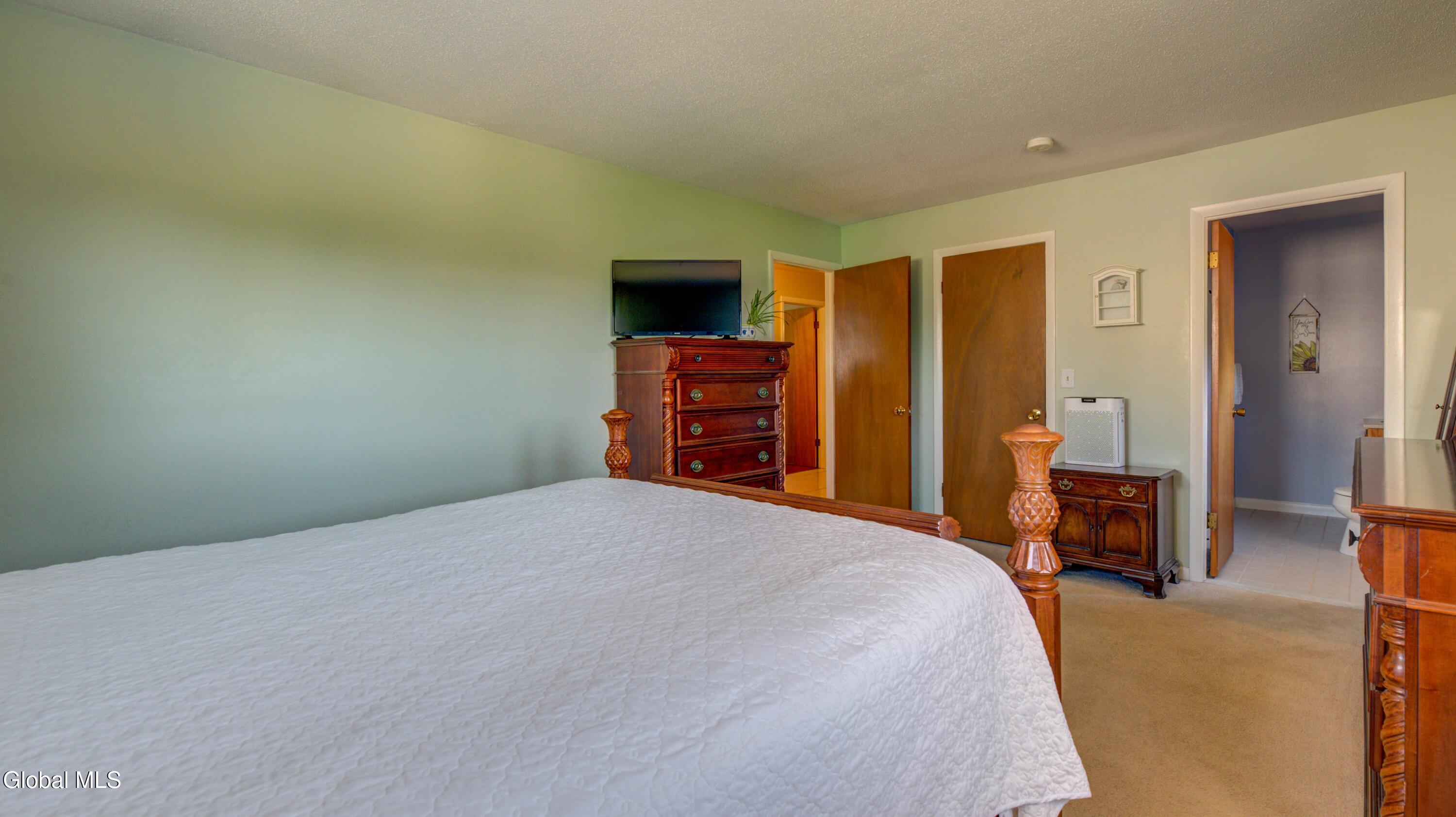 27 Pine Avenue Johnstown NY 12095