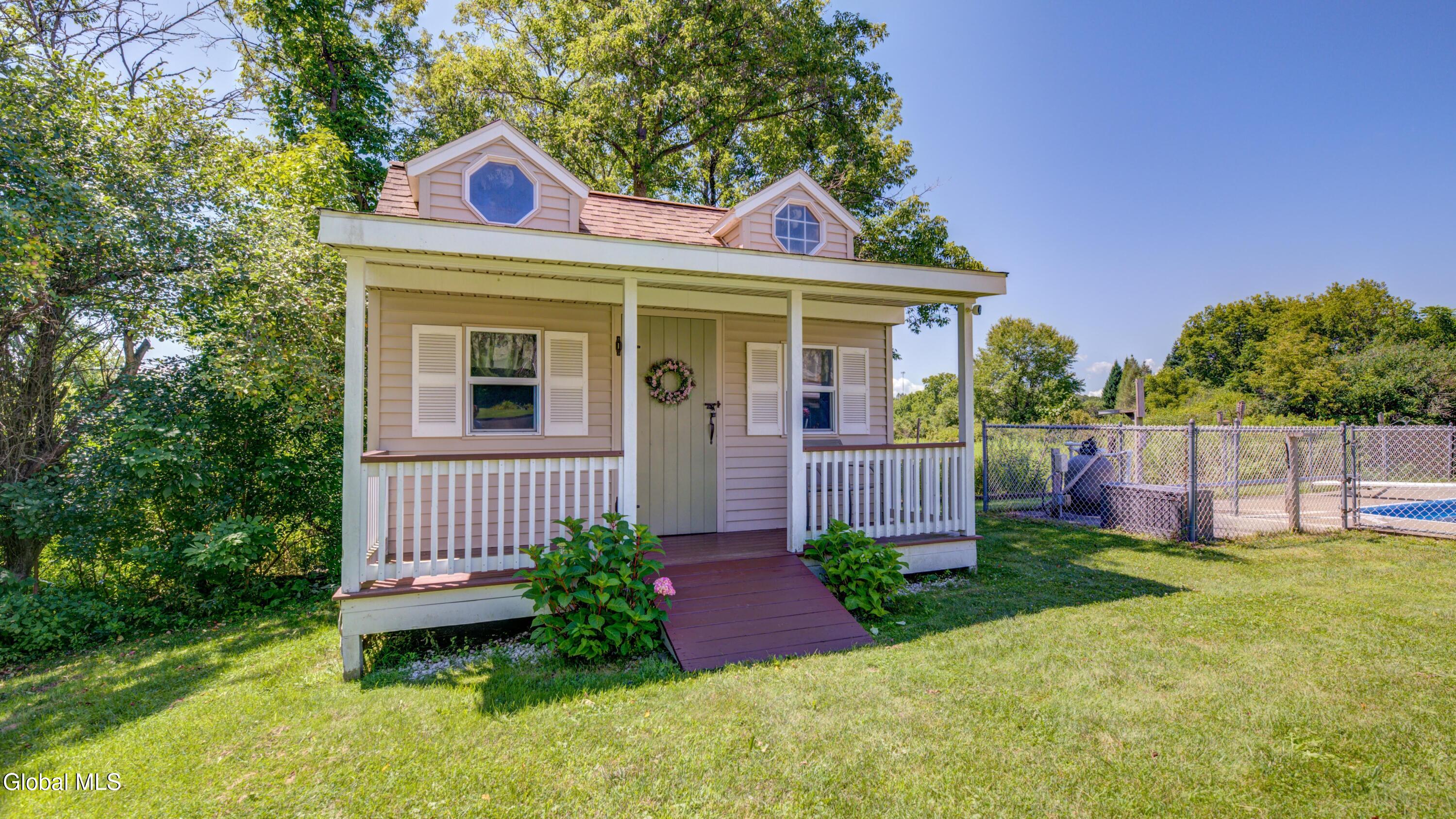 27 Pine Avenue Johnstown NY 12095