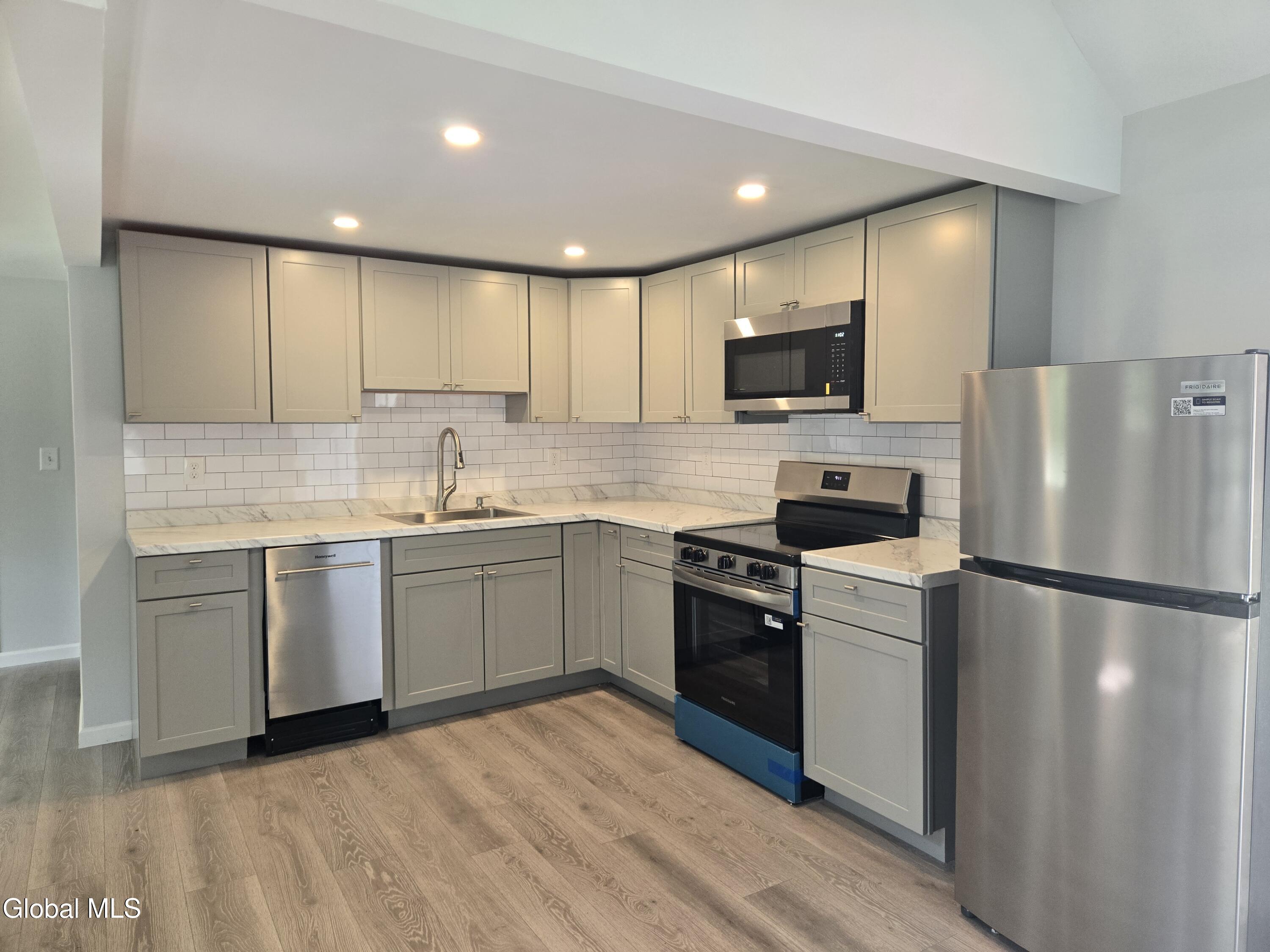 11 Englewood Avenue East Greenbush NY 12061