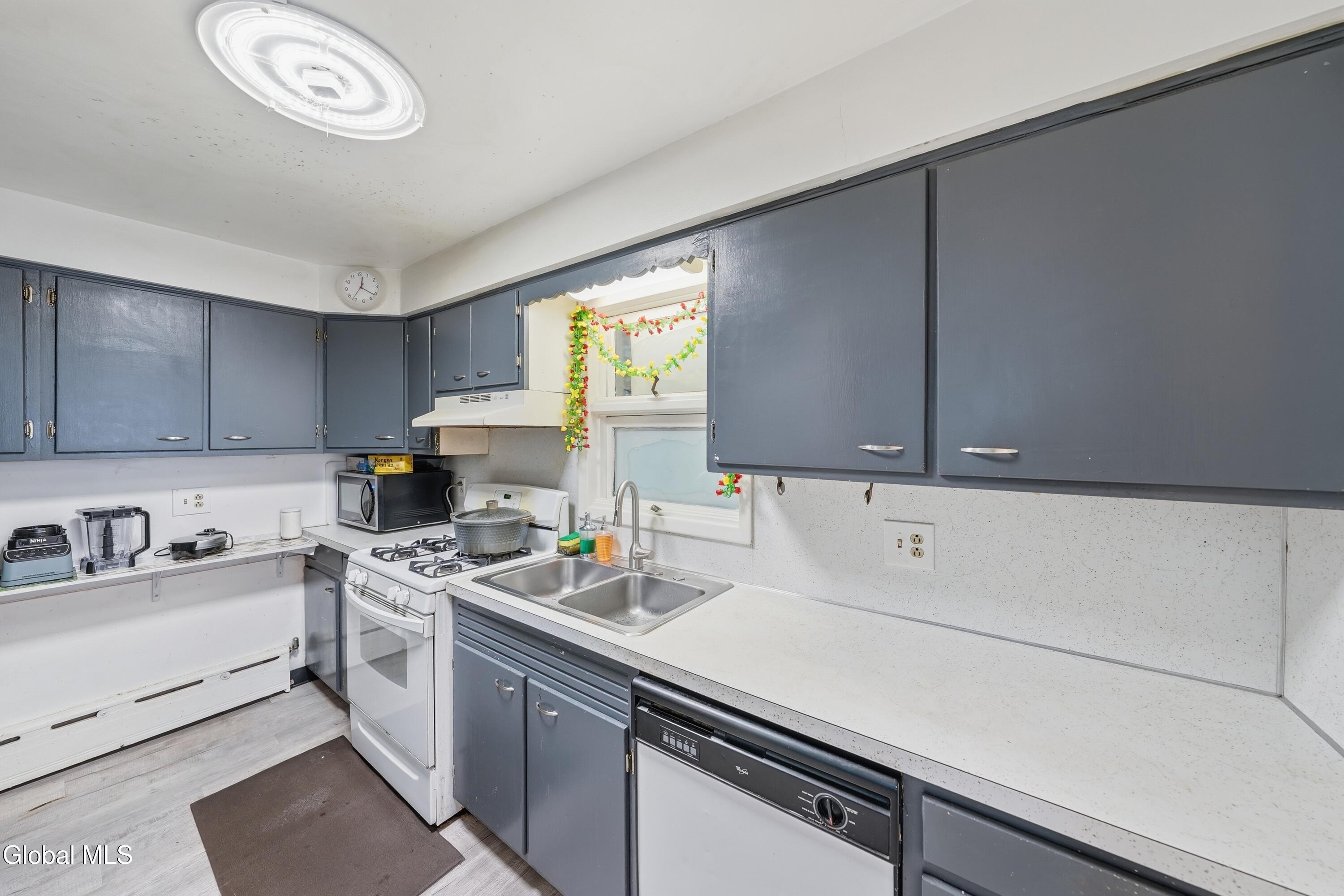 942 Central Parkway Schenectady NY 12309