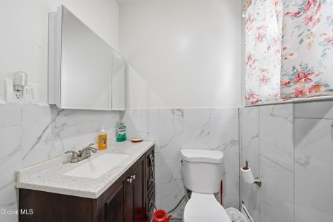 942 Central Parkway Schenectady NY 12309