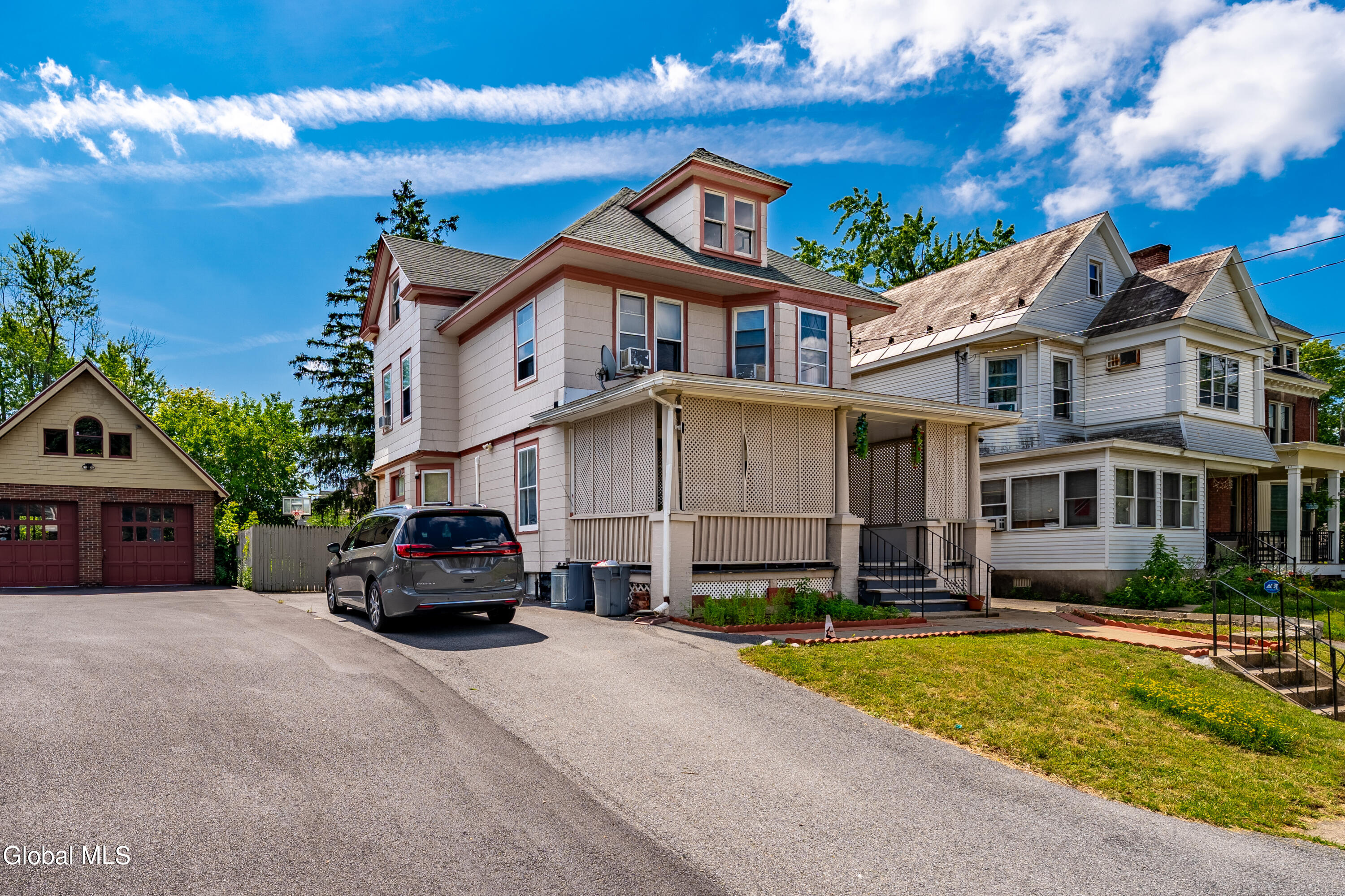 942 Central Parkway Schenectady NY 12309