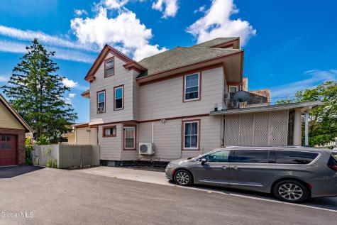 942 Central Parkway Schenectady NY 12309