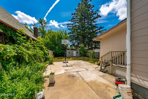 942 Central Parkway Schenectady NY 12309