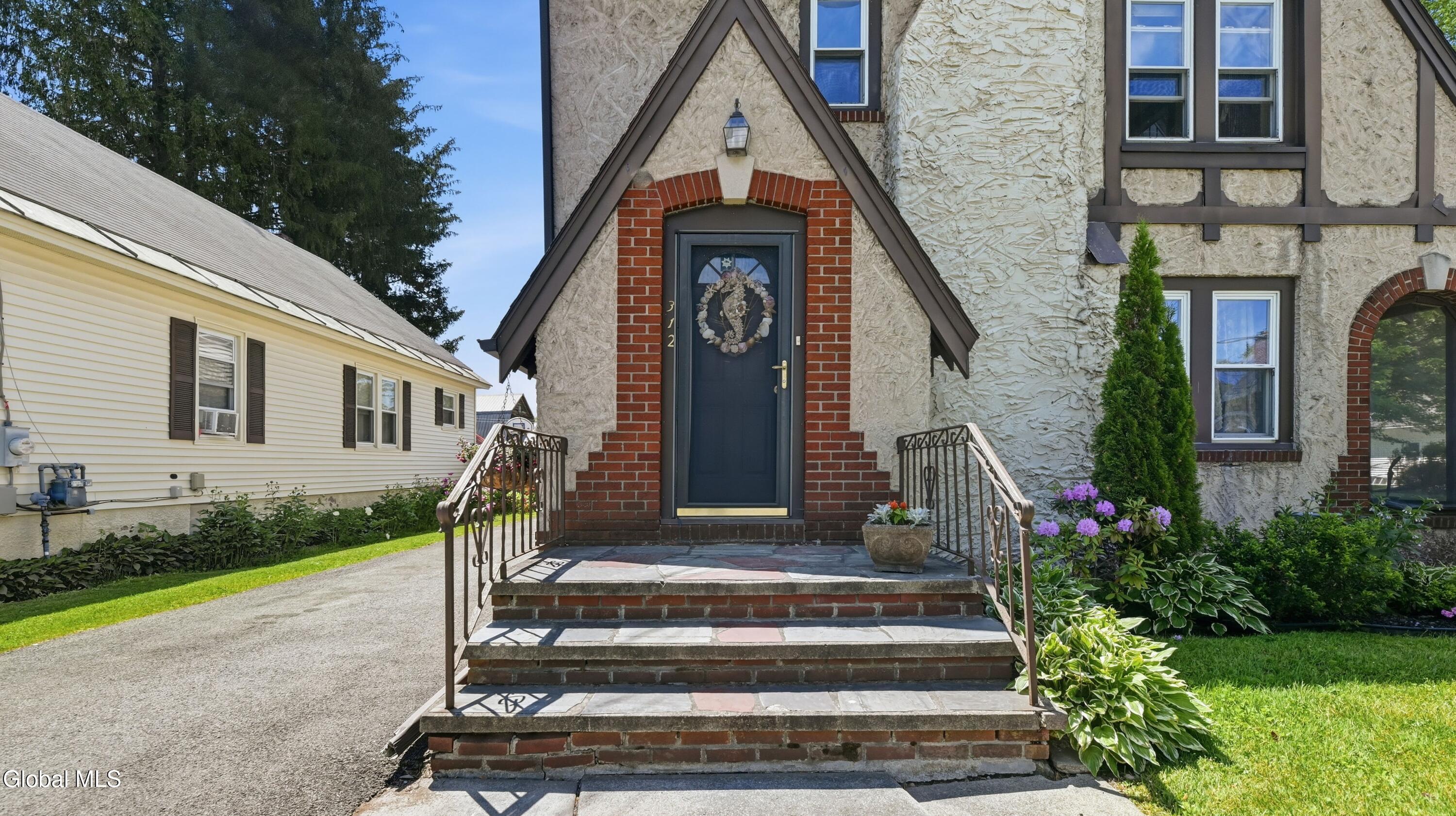312 E Main Street Johnstown NY 12095