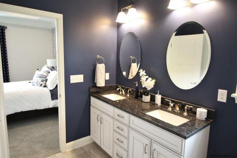 21 Wyatt's Way Clifton Park NY 12065