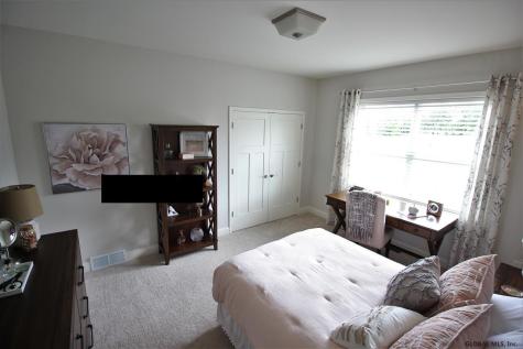 21 Wyatt's Way Clifton Park NY 12065