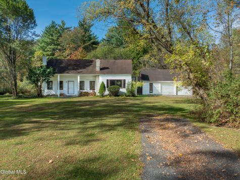 971 Turnpike Road Cambridge NY 12816